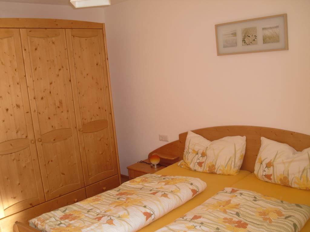Ausserangistlhof Campo Tures Kamer foto